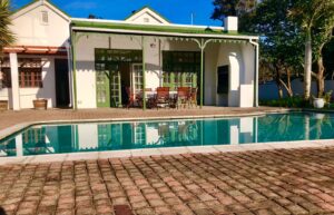 Whistlewood Guest House - Main Patio