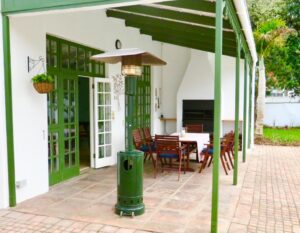 Whistlewood Guest House - Main Patio