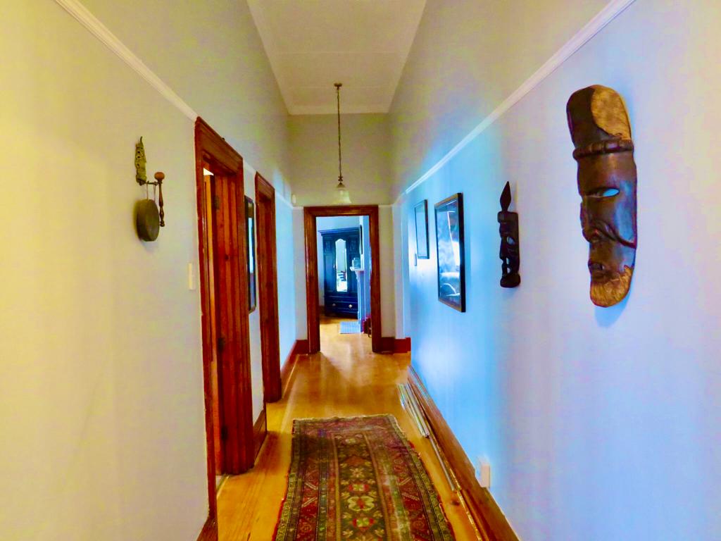 Whistlewood Guest House - Main Passageway